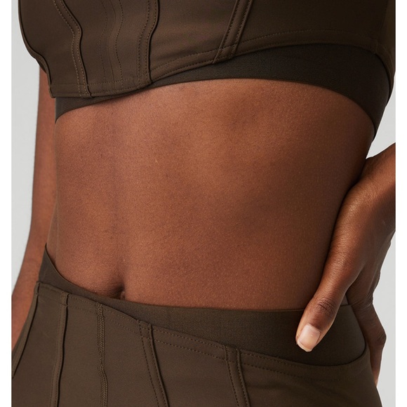 Alo airlift corset legging and bra set - Picture 5 of 8